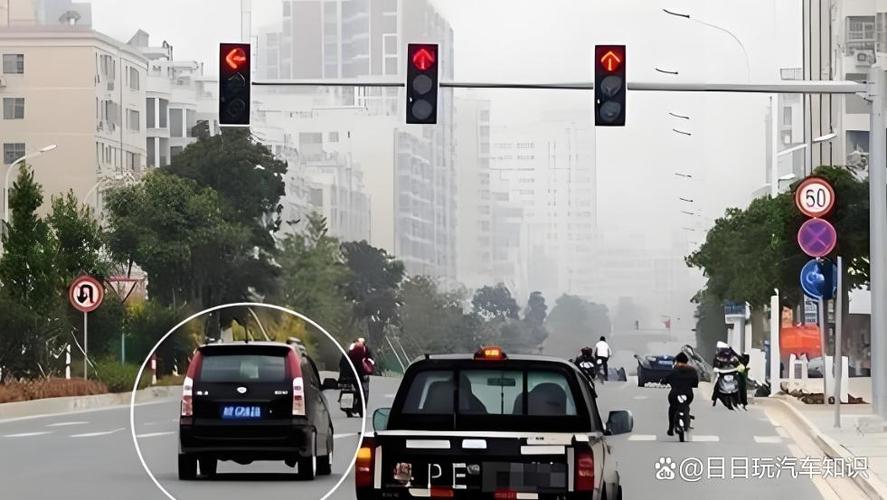 黄灯亮了刹不住闯过去会怎么样