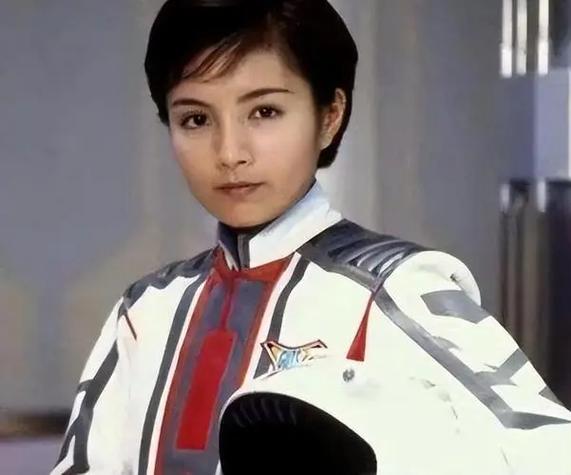 迪迦奥特曼里那个女的叫什么