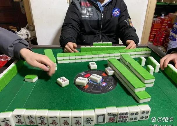 两个人喝酒玩的小游戏缩略图