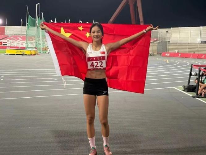 江西17岁小将张可依夺冠