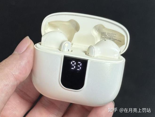 二百左右的半入耳蓝牙耳机