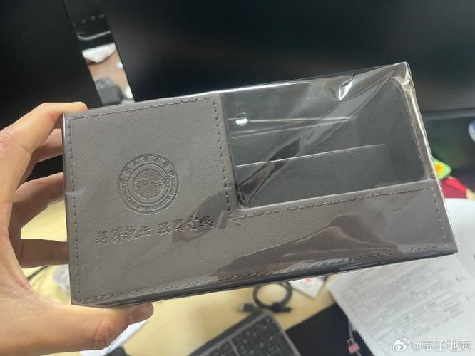 硕士送男导师什么礼物