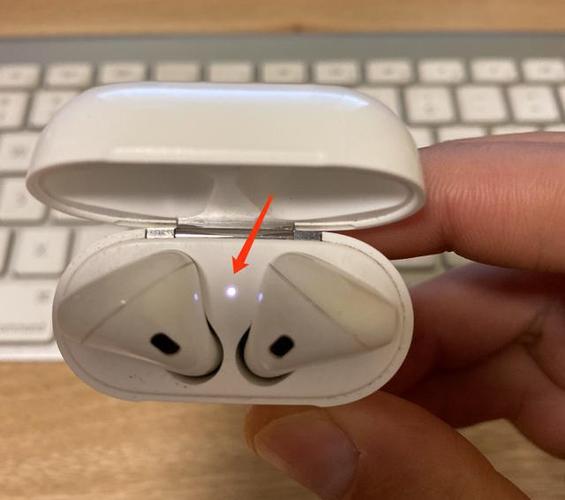 苹果可以两个耳机一起听歌吗?