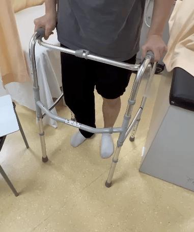 膝关节助力行走器