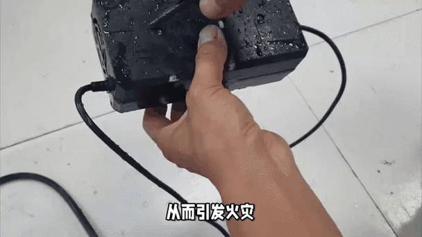 电动车充电器流出液体
