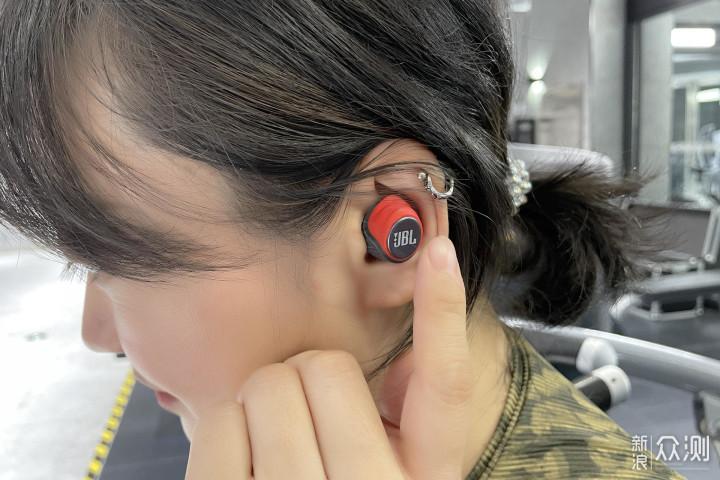 jbl耳机怎么连接蓝牙