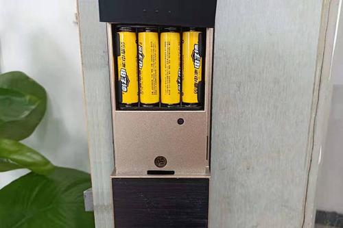 Keylock电池仓在哪