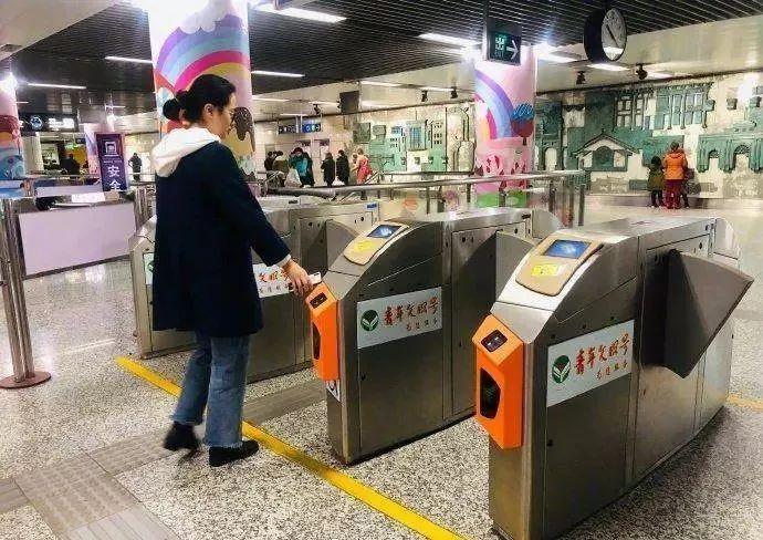 地铁直接扫码就能坐吗