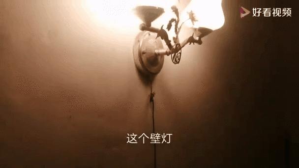 灯光下有灰尘在飞正常吗