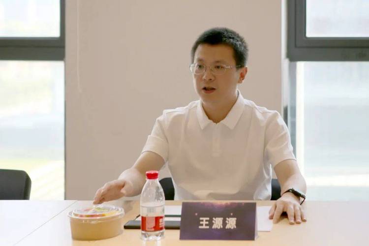 九龙坡区王源源