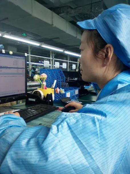 打螺丝工资一个月多少钱