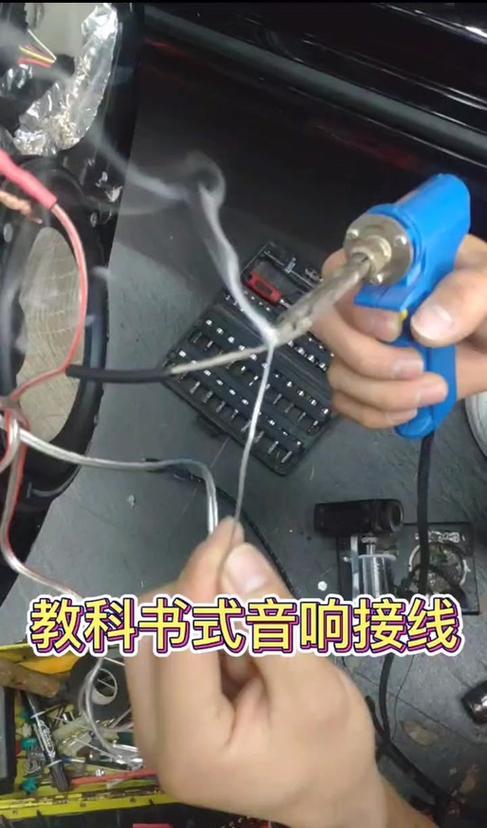 一个音源怎么接两个功放图解