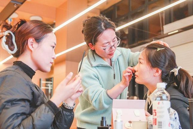 彩妆沙龙课堂如何去讲