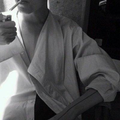 撩人的男生头像缩略图