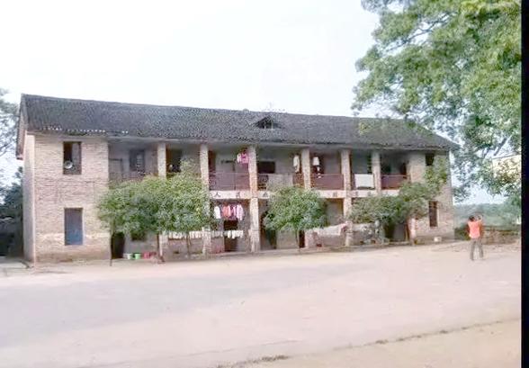 老学校村里有权出售吗
