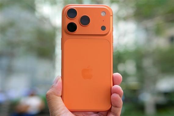 苹果11pro max辅助球