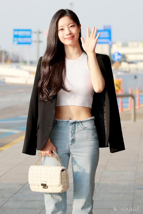 twicechic牛仔裤