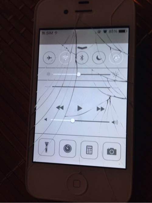 老人机手电筒亮了怎么关