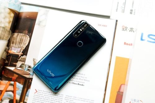 vivos1打游戏好吗