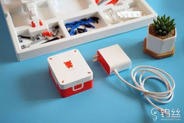 米兔积木机器充电说明