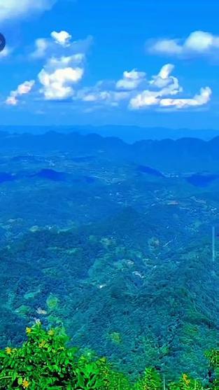 描写山顶往下看的景色缩略图
