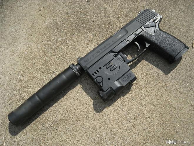 mk23突击步枪截图