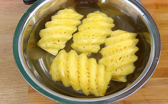 菠萝可以用清水泡吗缩略图