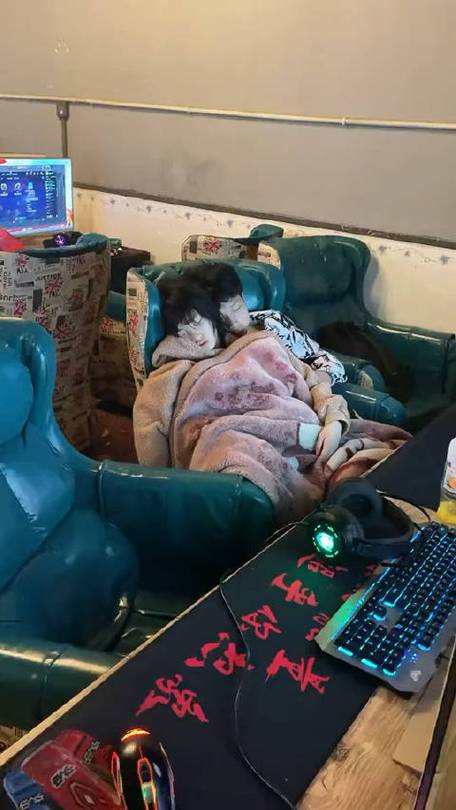 网吧单人包间通宵