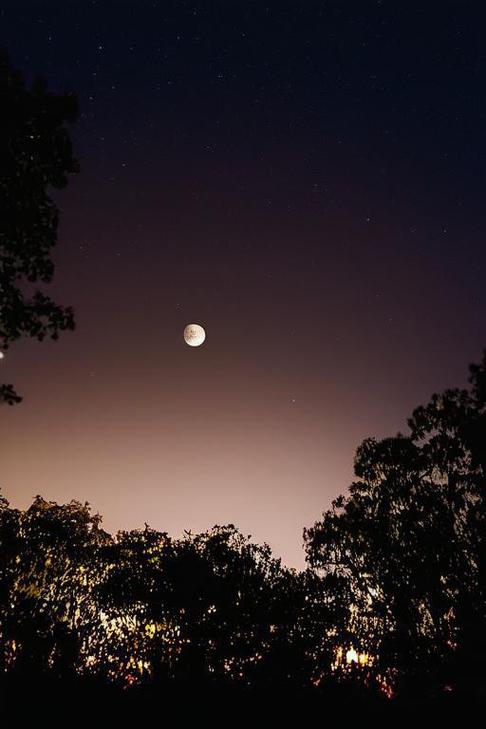 黑夜如何用手机拍照
