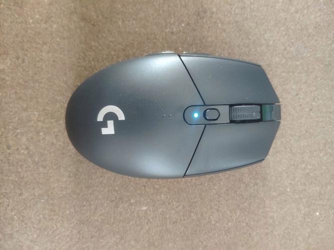 罗技g304指示灯颜色怎么看