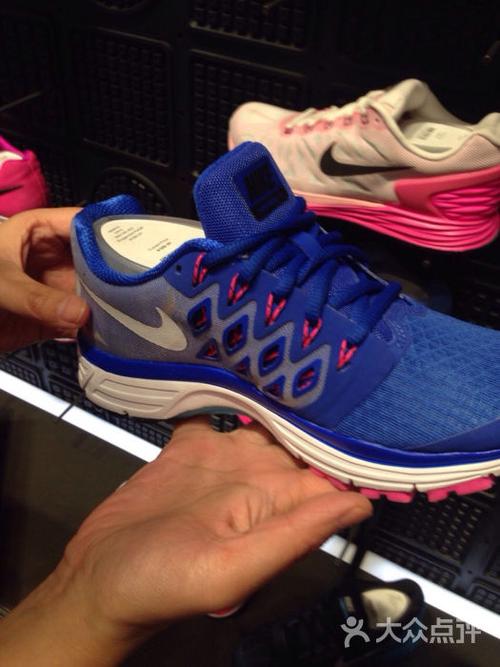 nike员工一个月多少钱