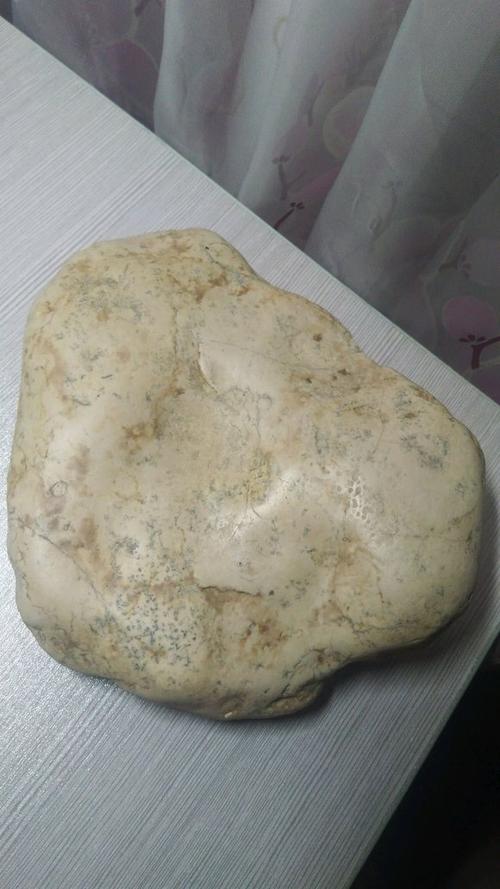 白陨石鉴定最简单方法