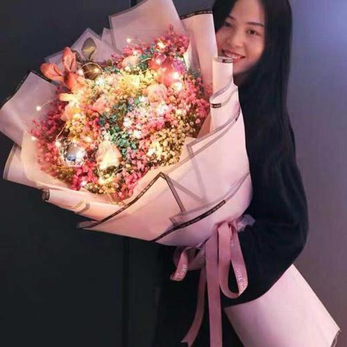 放花束里什么灯
