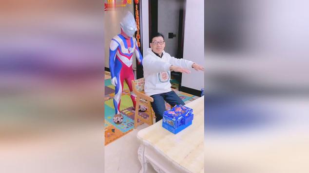 挠痒痒女生脚心痒痒缩略图