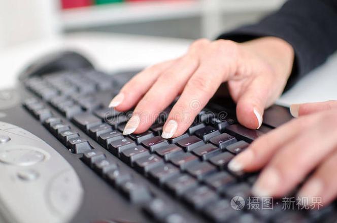 手握键盘的正确姿势图标