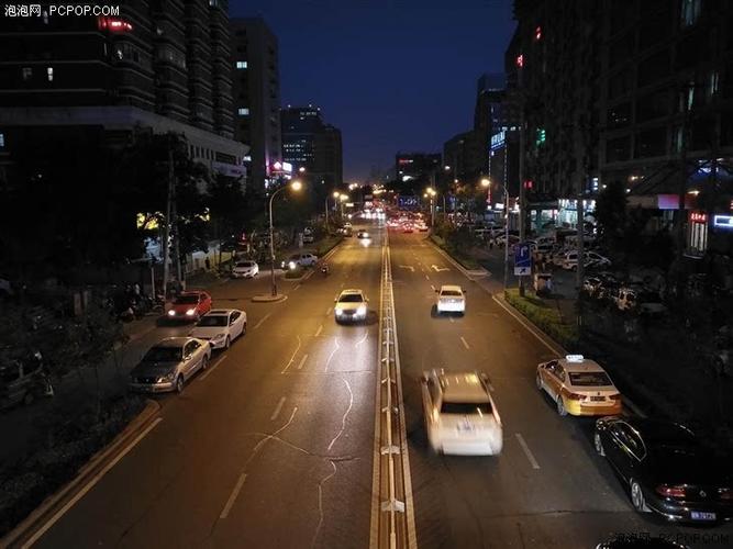 苹果手机对着光源拍照有亮点缩略图