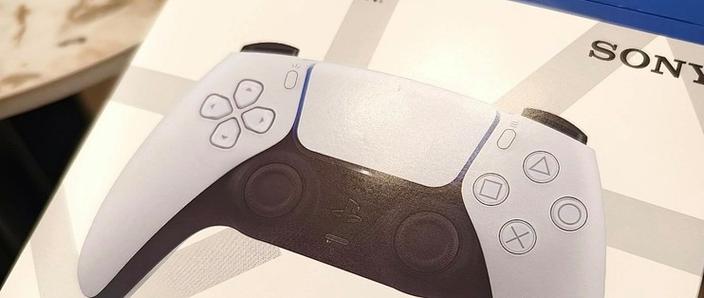 ps5手柄充电正确方法