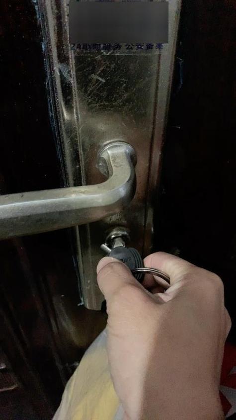 防盗门锁钥匙拧不动是什么原因