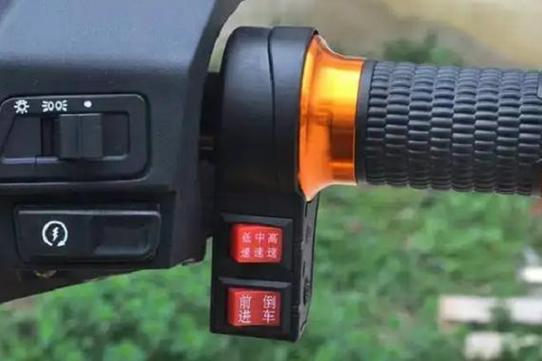 两轮电动车突然变倒车