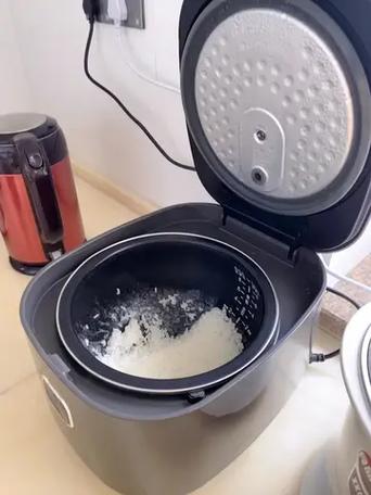 电饭煲嗡嗡响一招搞定
