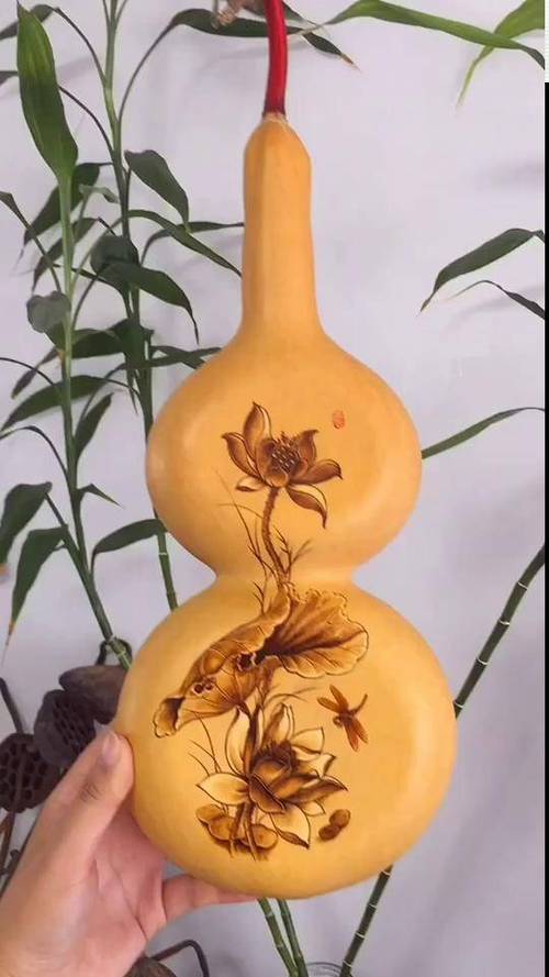 葫芦上烙画的机器