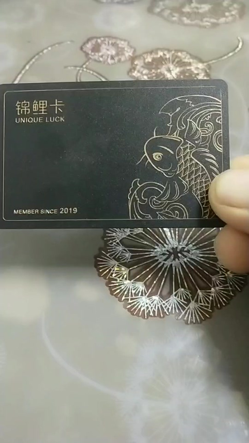锦鲤多多怎么获得100张金卡