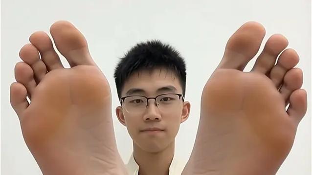挠男孩痒痒作文一千字