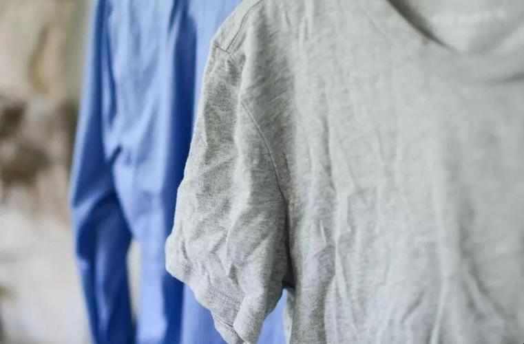 夏季衣服邹邹的怎么办