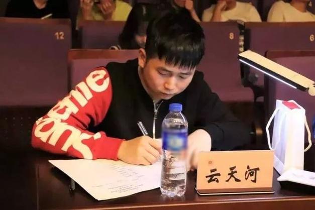 喜马拉雅云天河真人照片