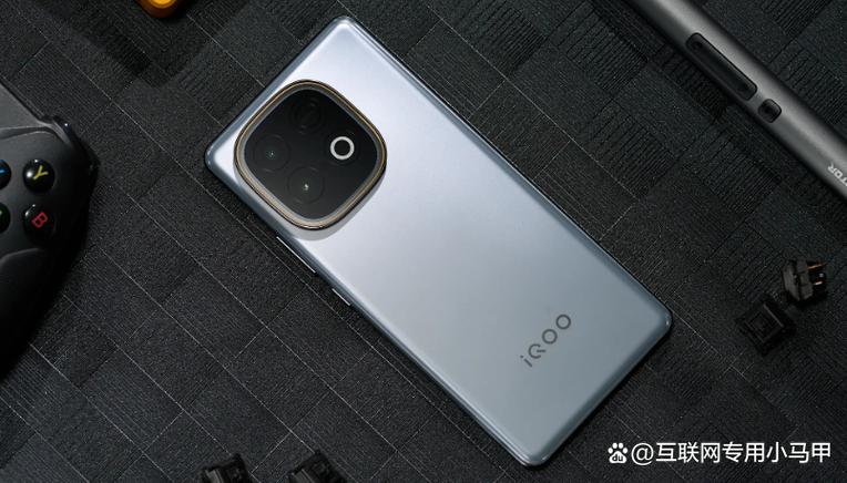 三款iqoo选哪个好游戏截图