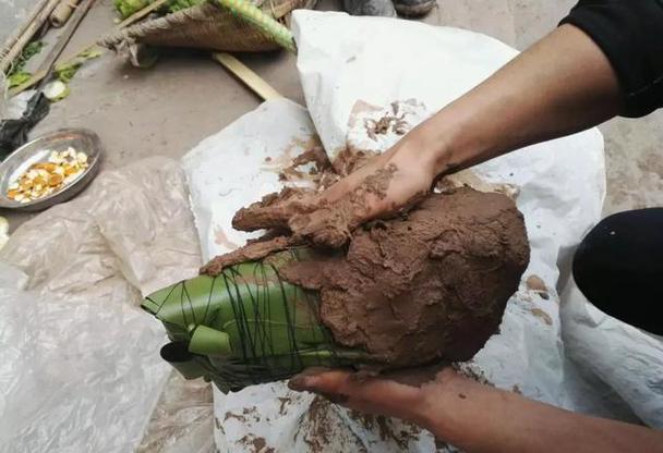 怎么在群里面弄一个机器人