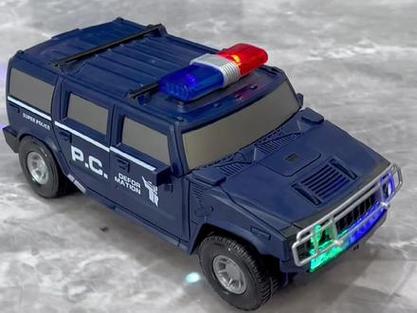 下载变形警车缩略图