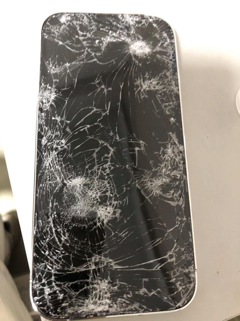 手机屏幕碎了的凶兆图标
