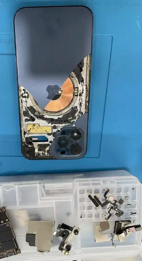 苹果保修可以换后盖吗
